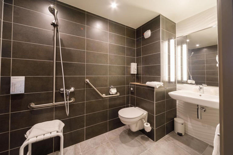Bathroom 4, Campanile Findrol Savoie Leman, Haute-Savoie