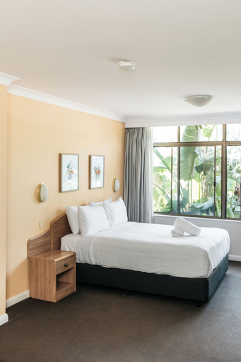 Bedroom 4, Checkers Resort & Conference Centre, Sydney