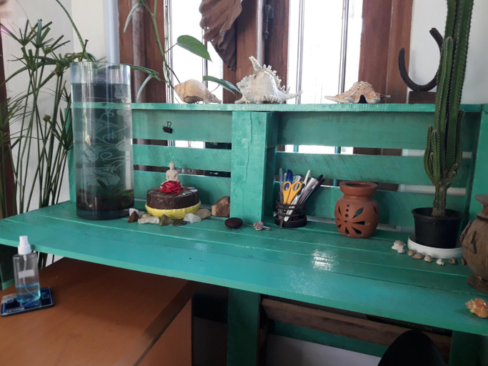 Food & Drinks 5, Sea Front, Hikkaduwa