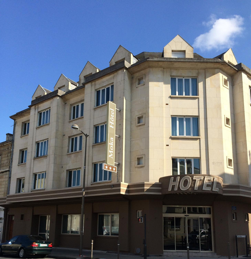 Exterior & Views