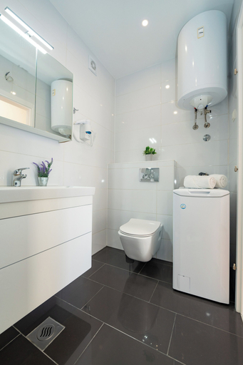 Bathroom 4, Funtastic Apartment with Private Heated Pool, Novalja