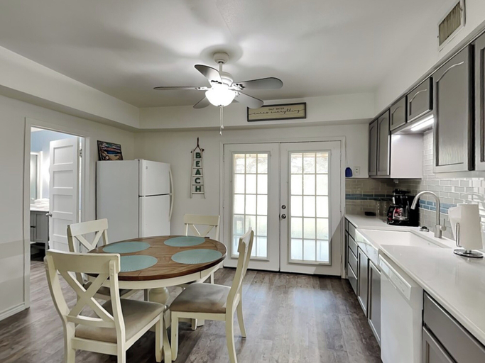Others 4, The Charming Cozy Cottage by Miss Kitty’s, Aransas