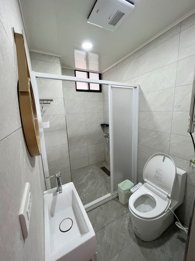 Bathroom 4, Kim That B&B, Lienkiang (Matsu Islands)