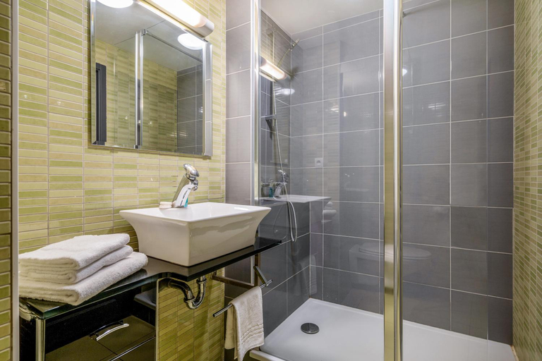 Bathroom 3, Zenitude Hôtel-Résidences Nantes Metropole, Loire-Atlantique