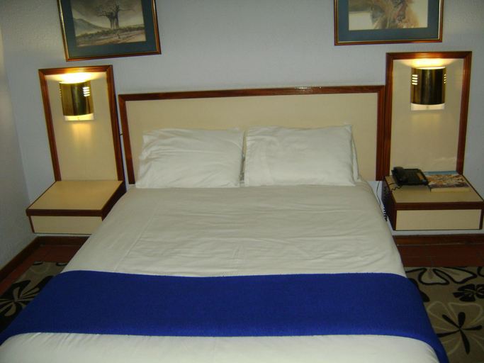 Bedroom 2, Gaborone Hotel & Casino, Gaborone