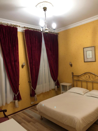 Others 4, Hotel Emilie, Charente-Maritime