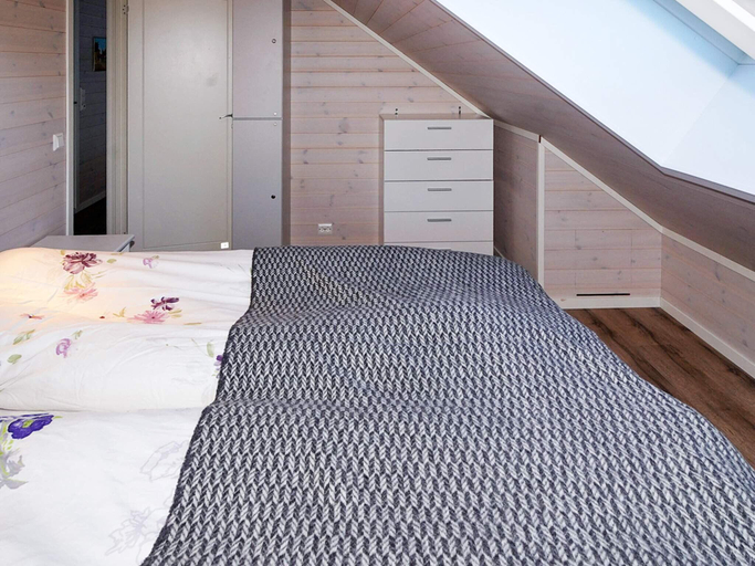 Bedroom 2, person holiday home in Aram, Sande