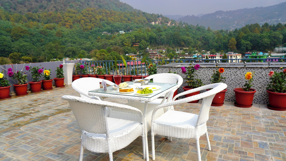 Food & Drinks 5, Nakshville, Nainital