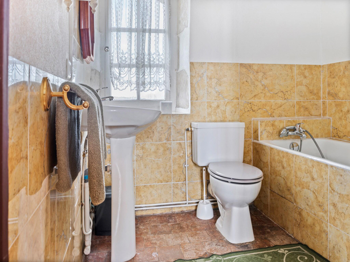 Others 5, Bed breakfast in chateau in Allier, Allier