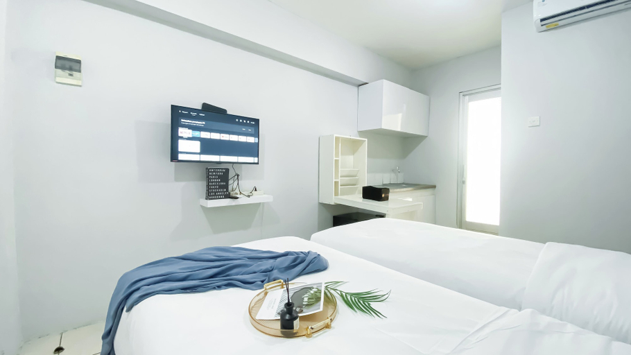 Bedroom, Stunning and Comfy Studio at Green Bay Pluit Apartment, North Jakarta