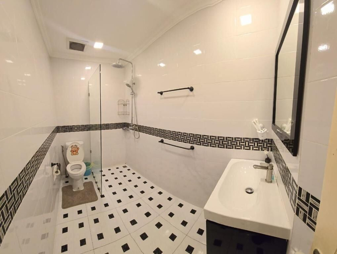 Bathroom 3, Ishara Villa, Pattaya