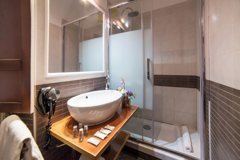 Bathroom 5, S.Angelo Apartments, Rome