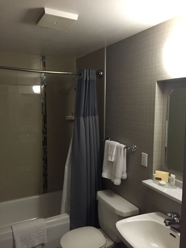 Bathroom 4, The Voyager Inn, Anchorage