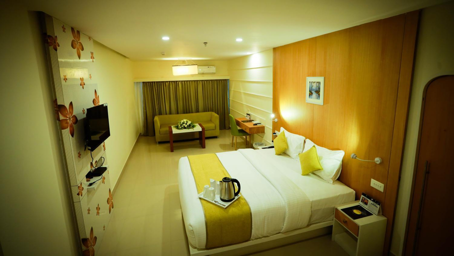 Others 2, hotel emperor, Wayanad