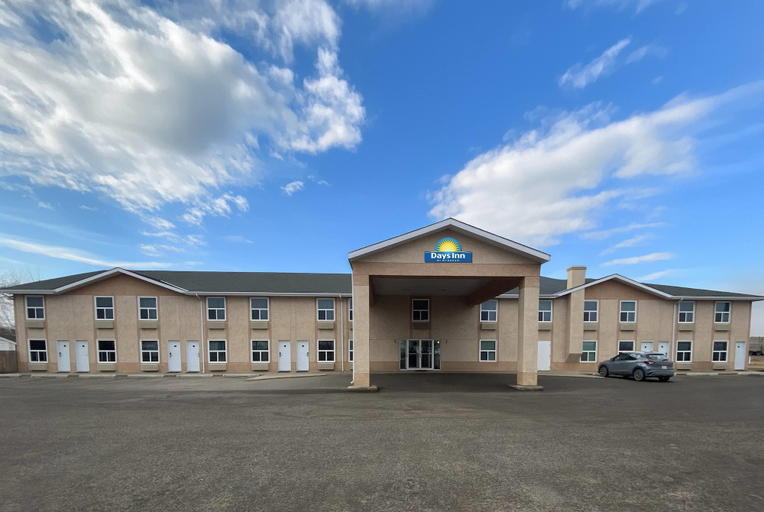 Exterior & Views 2, Days Inn by Wyndham Taber, Division No. 2