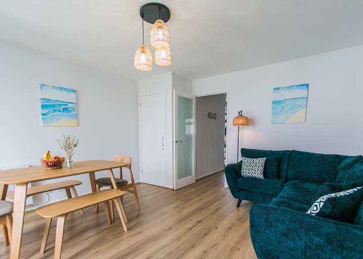 Others 5, Blissview - Beach front apartment in East Wittering Village, West Sussex
