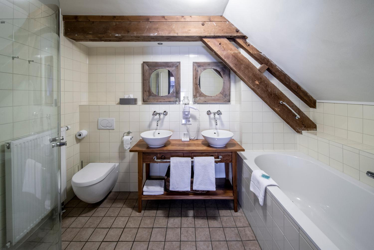 Bathroom 4, Herberg De Brabantse Kluis, Laarbeek