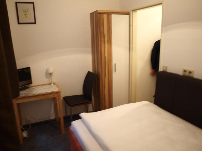 Others 4, Hotel-Pension Dorma, Berlin