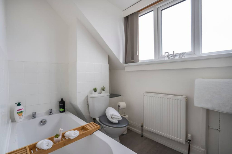 Room 4, Quiet Neighborhood-free Parking, Blackpool