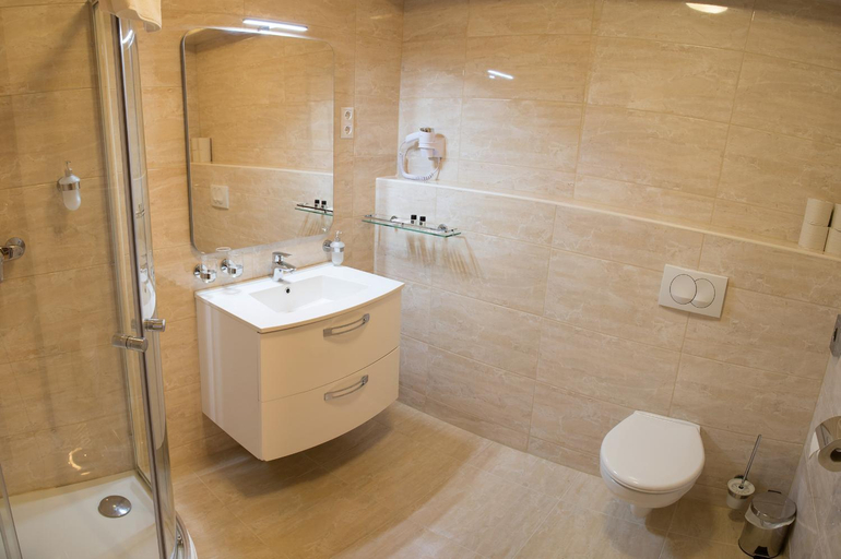 Bathroom 2, Luxury Apartment Hotel Siv=fok, Siófok