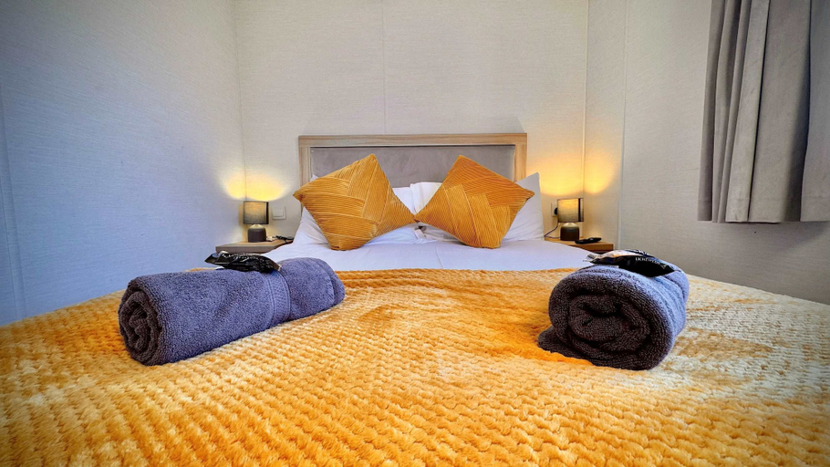 Room 5, Marton Mere - 3 Bedroom Caravan, Lancashire
