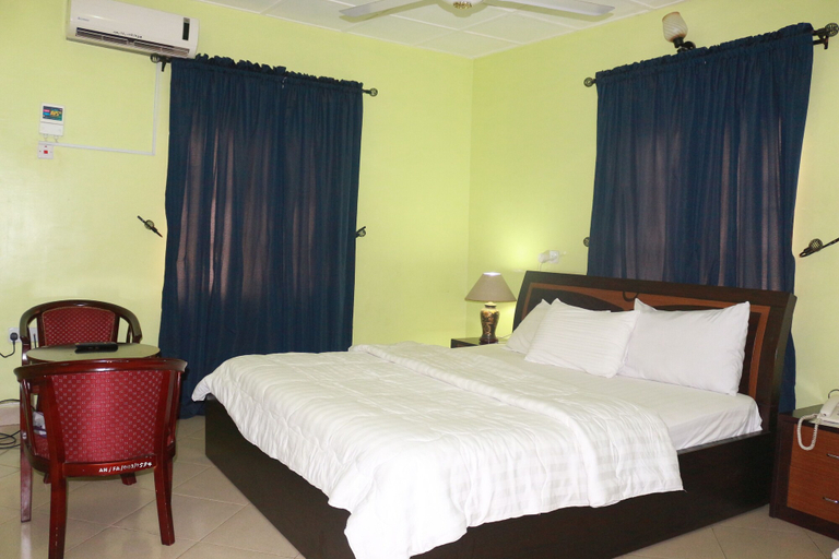 Bedroom 2, Ann's Haven Hotel & Suites, Uyo