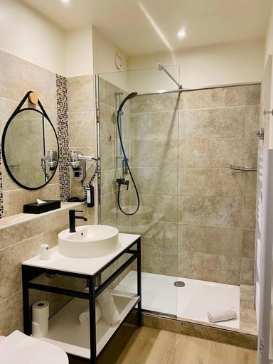 Bathroom 3, Villa Sophia, Alpes-Maritimes