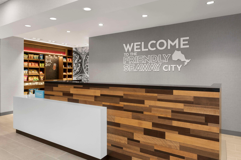 Public Area 2, Hampton Inn By Hilton Cornwall, Stormont, Dundas and Glengarry