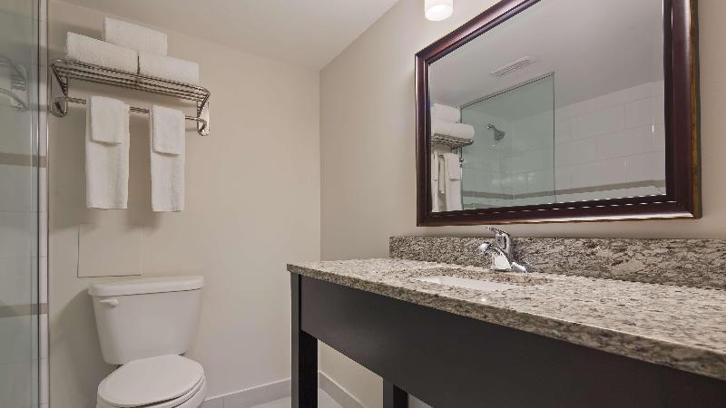 Bathroom 16