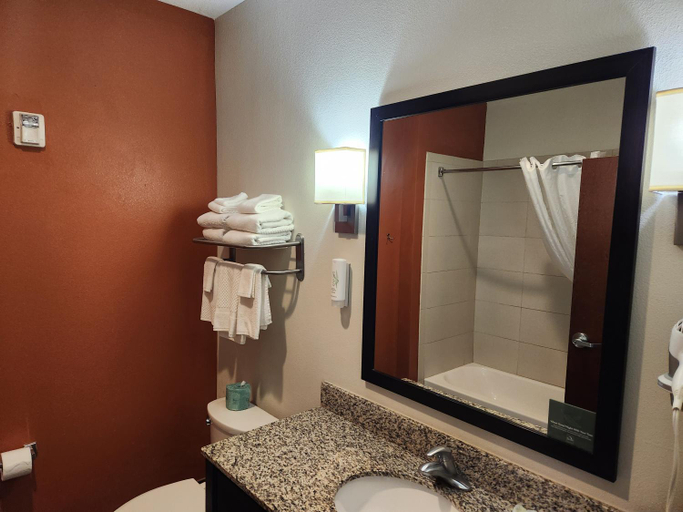 Bathroom 5, Sleep Inn & Suites Blackwell I-35, Kay