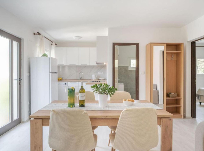 Others 3, Holiday Home Seafront Oleandar, Blato