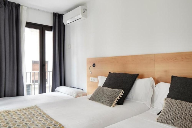 Bedroom 3, Hostal Arriazu, Navarra