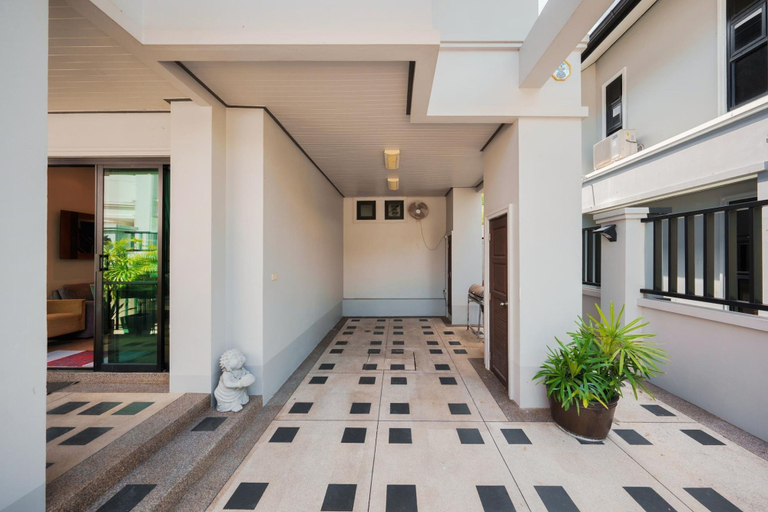 Room 2, Patak 3 Bedroom Private Pool Villa, Phuket Island