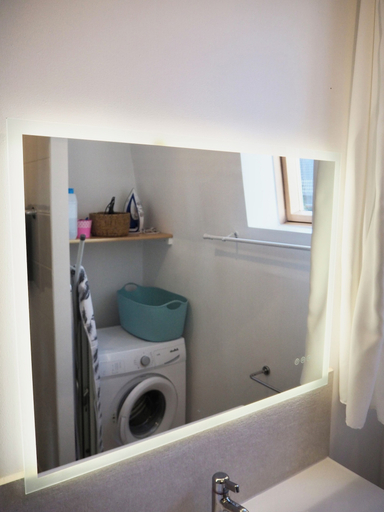 Bathroom 3, Les Buis, Nord