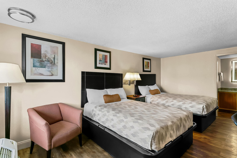 Bedroom 3, Americas Best Value Inn Martinsburg, Berkeley