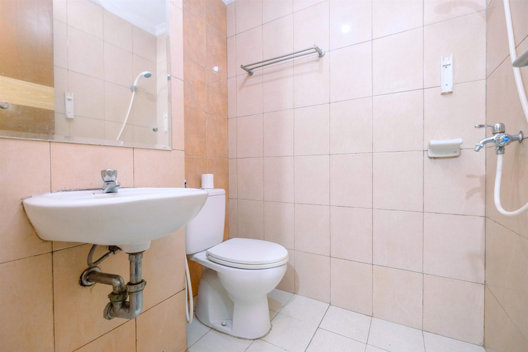 Bathroom 4, Nice and Comfort Studio at Margonda Residence 2 Apartment, Depok