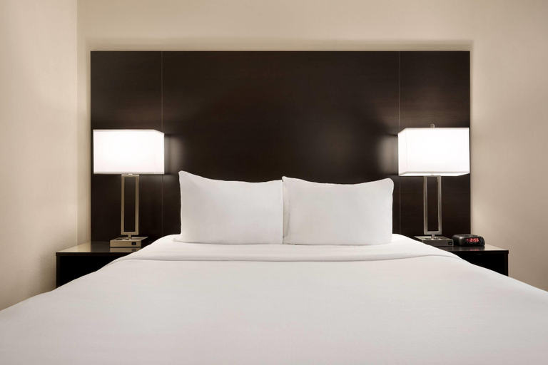 Bedroom 3, Days Inn by Wyndham Fort Collins, Larimer