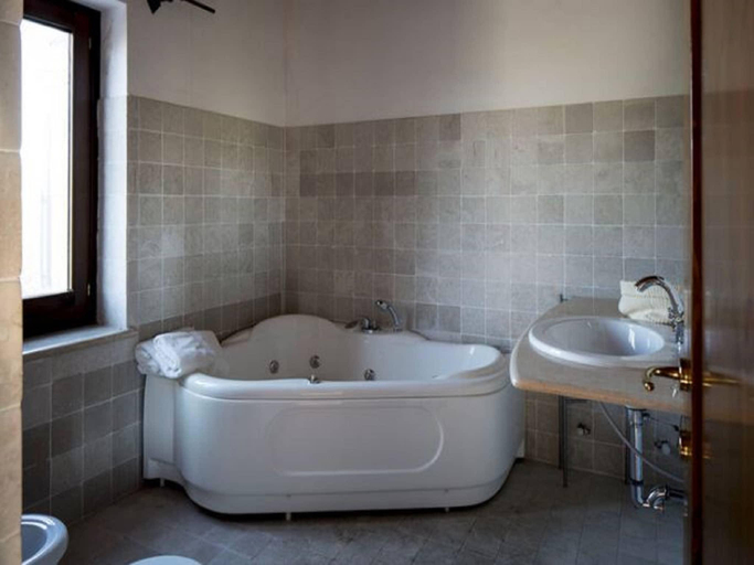 Bathroom 3, Charming Retreat in San Savino, Ascoli Piceno