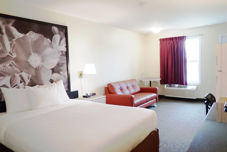 Bedroom 4, Days Inn by Wyndham Taber, Division No. 2