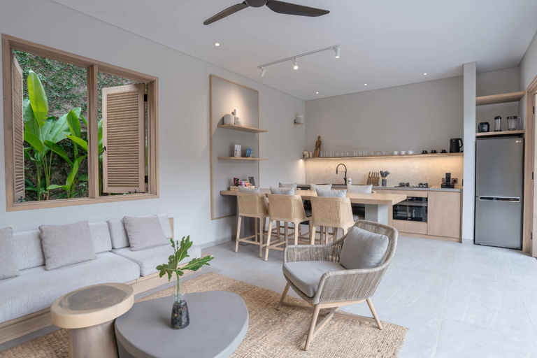 Dining Room 7