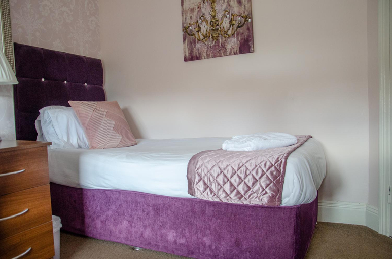 Bedroom 2, The Lemonfield Hotel, South Tyneside