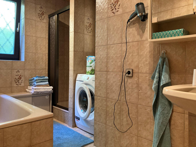 Bathroom 3, Holiday Home Seeboden near Ski Lake Views, Spittal an der Drau