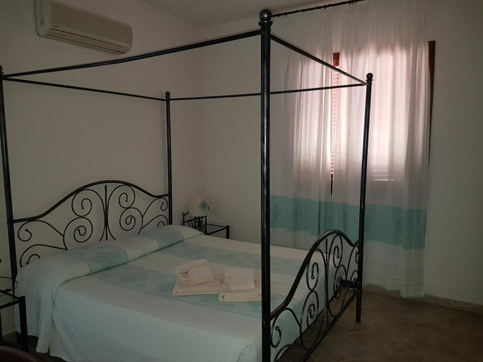 Others 2, Hotel Il Platano, Nuoro