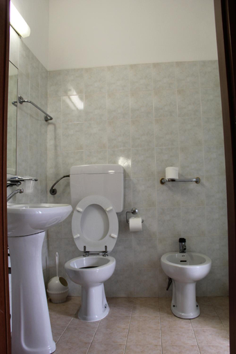 Bathroom 3, Hotel Rallye, Milano