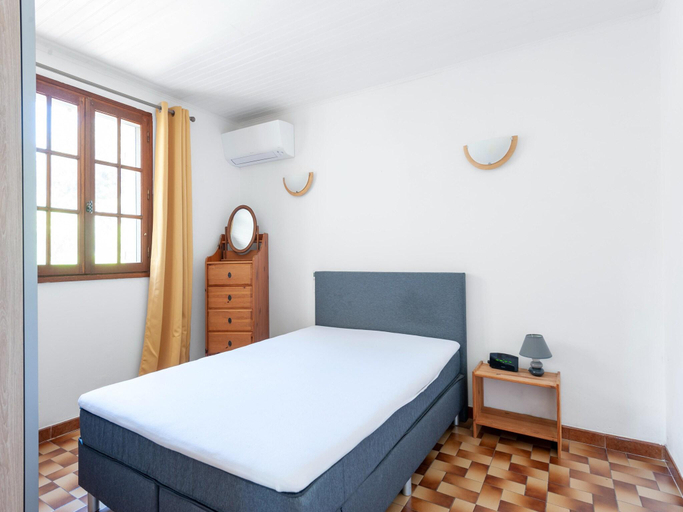 Bedroom 3, Villa in Taradeau near Vineyards Beaches, Var