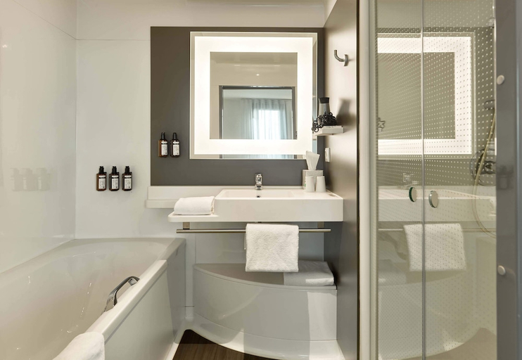 Bathroom 4, B&B HOME Vélizy, Yvelines
