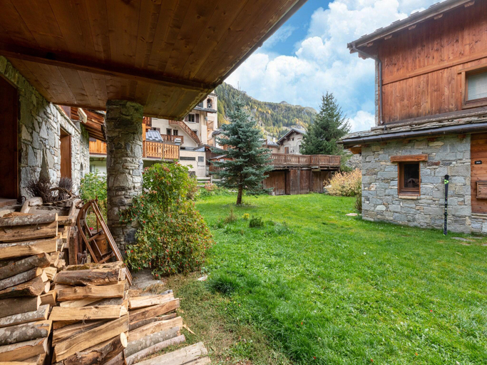 Others 5, Lake-view chalet in Tignes, close to ski area, Savoie