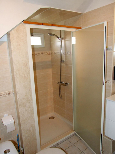 Bathroom 3, Hotel L'occitan, Tarn