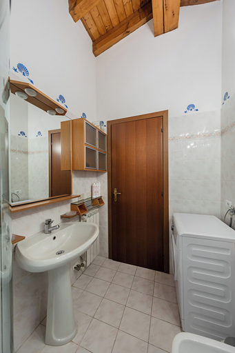 Bathroom 4, Poggio sul Clisi 30 Apartment by Wonderful Italy, Brescia