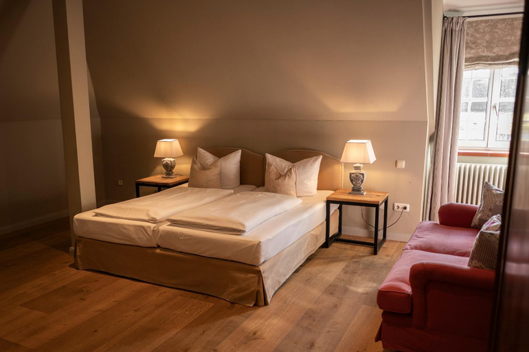 Bedroom 3, Gut Altholz Landhotel und Restaurant Hutter, Deggendorf